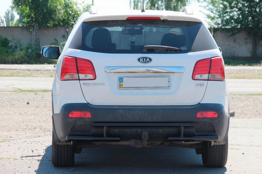 Kia Sorento II XM 2009-2014 гг. Задняя дуга AK002-2 Черная (Нержавеющая сталь) Фото 3