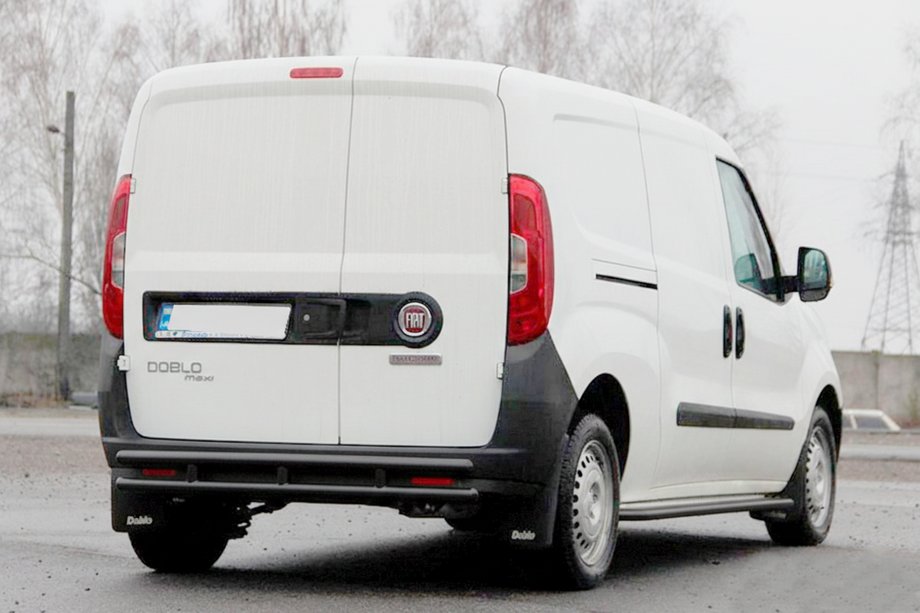 Fiat Doblo II 2010-2022 гг. Задняя дуга AK002/1-Двойная Black (нерж.) Фото 3