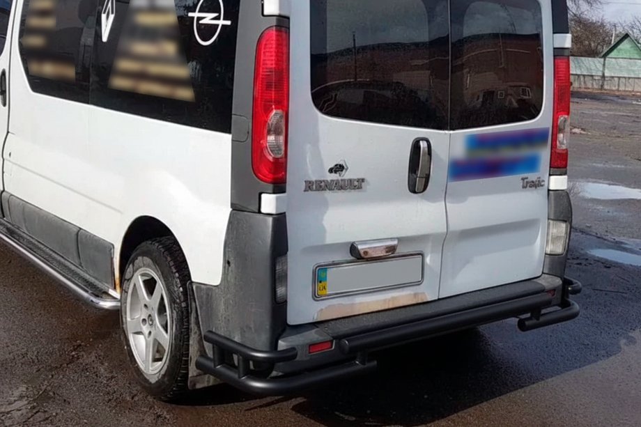 Renault Trafic 2001–2015 гг. Задняя защита AK-Special Black (нержавейка) Image