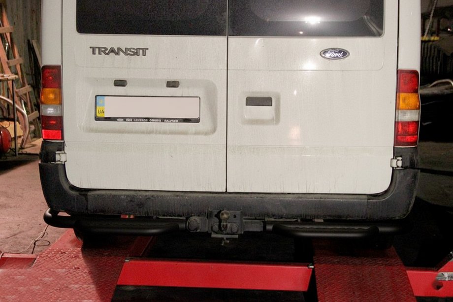 Ford Transit 2000–2014 гг. Задняя защитная подножка AK-Special Black (нержавейка) Фото 2