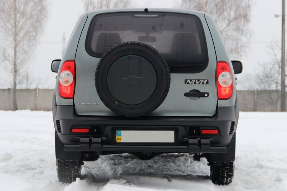 Chevrolet Niva 1998-2020 гг. Задняя дуга AK015 Черная (нержавейка) Фото 2