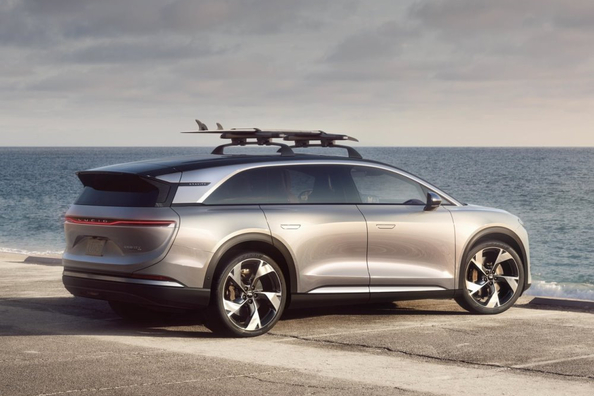 Обзор Lucid Gravity: электрический SUV с большим запасом хода фото 3