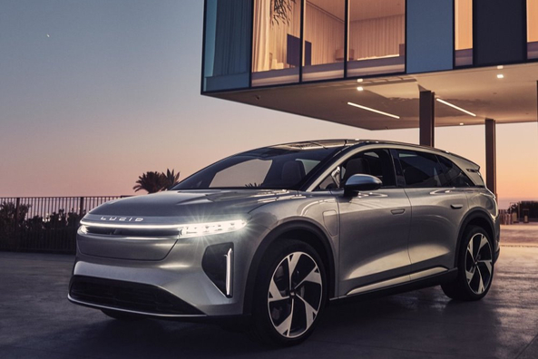 Обзор Lucid Gravity: электрический SUV с большим запасом хода фото 1