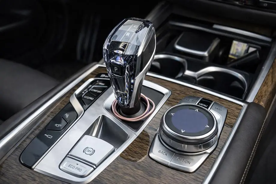 BMW 5 серия G30/G31 2017–2023 гг. Комплект хрустальных элементов салона (селектор АКПП + кнопки) Фото 1