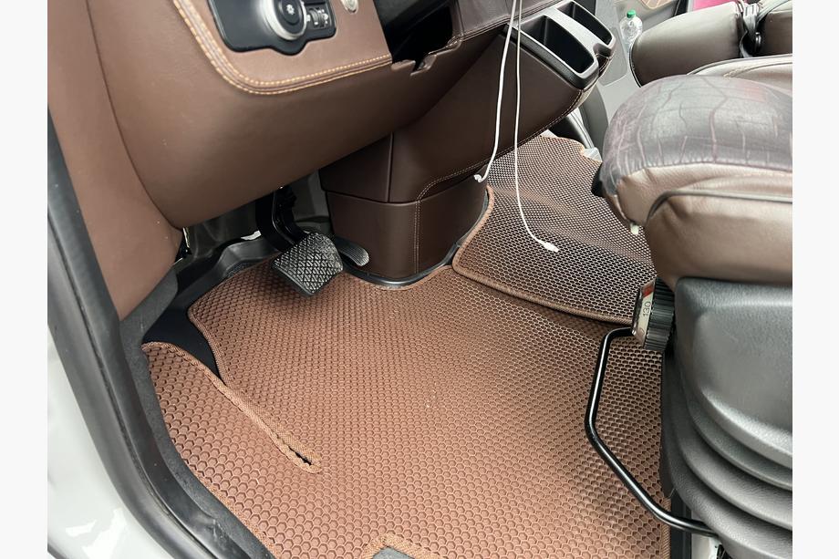 Mercedes Sprinter W907/W910 2018- гг. Резиновые Коврики Carsuit V2 (Коричневые) Image