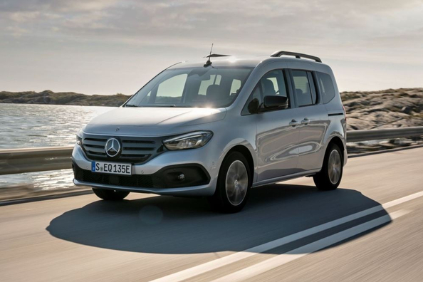 Обзор Mercedes-Benz EQT: компактный электрический компактвэн фото 3