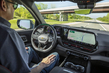 Обзор Chevrolet Silverado EV RST: мощный электрический пикап фото 6