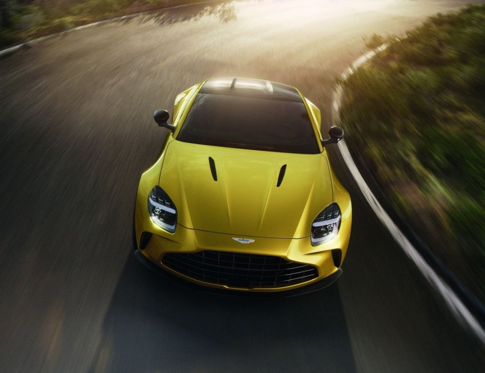Обзор британского спорткара Aston Martin Vantage 2025 года