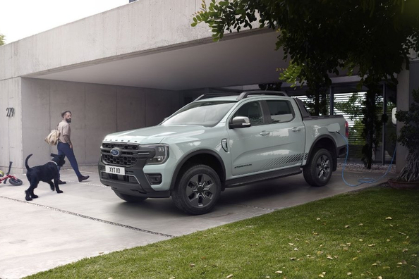 Ford Ranger Plug-in Hybrid (2025): обзор первого PHEV-пикапа марки фото 1