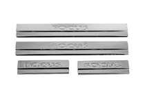 Ford Focus II 2005-2008 гг. Накладки на пороги V2 (Carmos, 4 шт., нерж. сталь) фото 1