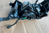 Toyota Land Cruiser 200 2007-2021 гг. Передние фары 2016+ (Standard, б/у) фото 9