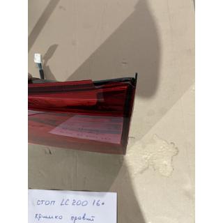 Уценка Задний правый внутренний фонарь 2016-2021 (стандарт OEM) (на крышку багажника) (трещина) Toyota Land Cruiser 200 2007-2021 гг. фото 1