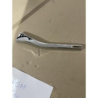 Хром-накладка на правый внутренний стоп (2015+, пластик) фото 3