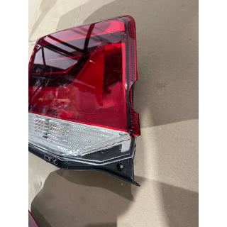 Уценка Задний левый внутренний фонарь 2016-2021 (OEM стандарт) (на крышку багажника) (треснутый) Toyota Land Cruiser 200 2007-2021 гг. фото 2