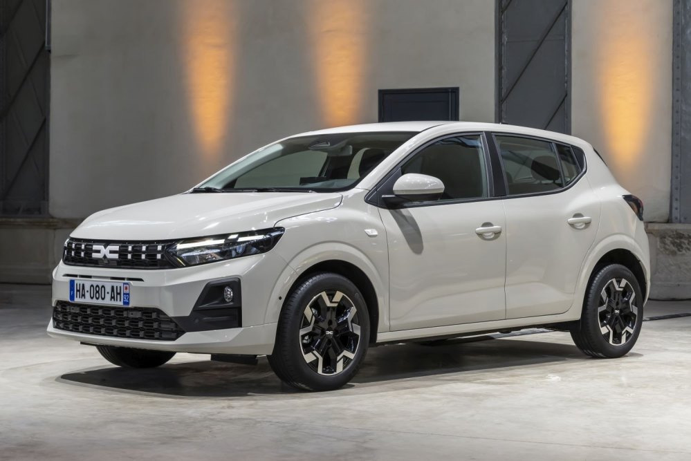 Обзор Dacia Sandero: доступный городской хэтчбек с обновлённым дизайном