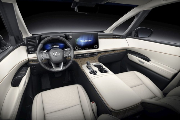 Lexus LM 500h: роскошный гибридный минивэн для VIP-перевозок фото 5