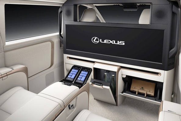 Lexus LM 500h: роскошный гибридный минивэн для VIP-перевозок фото 7