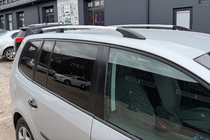 Volkswagen Touran 2010-2015 гг. Хромированные рейлинги фото 1