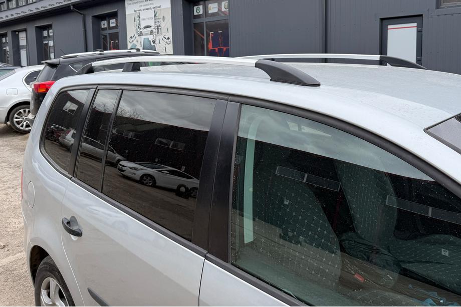 Volkswagen Touran 2010-2015 гг. Хромированные рейлинги Image