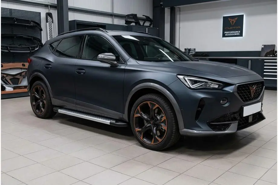 Cupra Formentor 2020- гг. Боковые Подножки Vision New Grey (2 шт., Алюминий) Фото 1