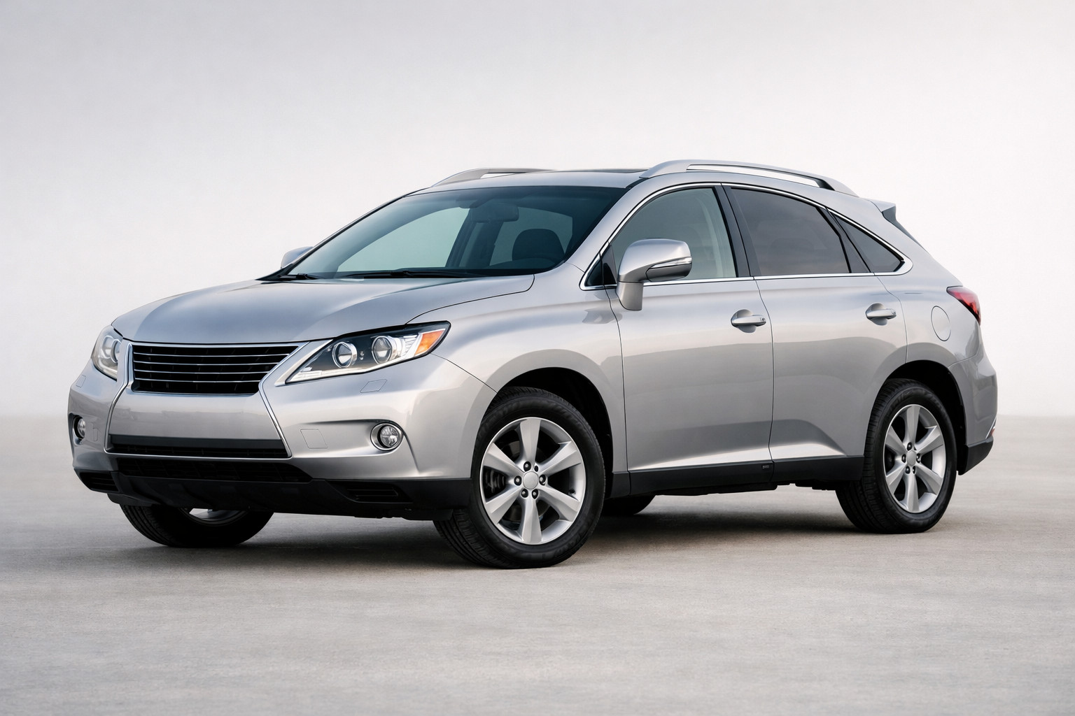 Обзор Lexus RX 2009–2015: комфортный кроссовер на каждый день
