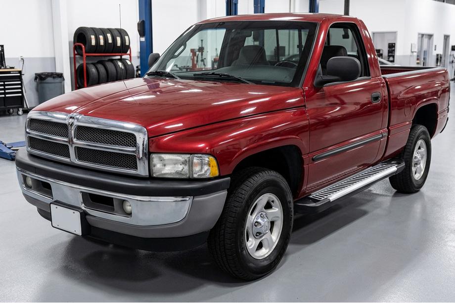 Dodge RAM (BR/BE) 1994–2002 гг. Боковые пороги Line (2 шт., алюминий) Фото 1