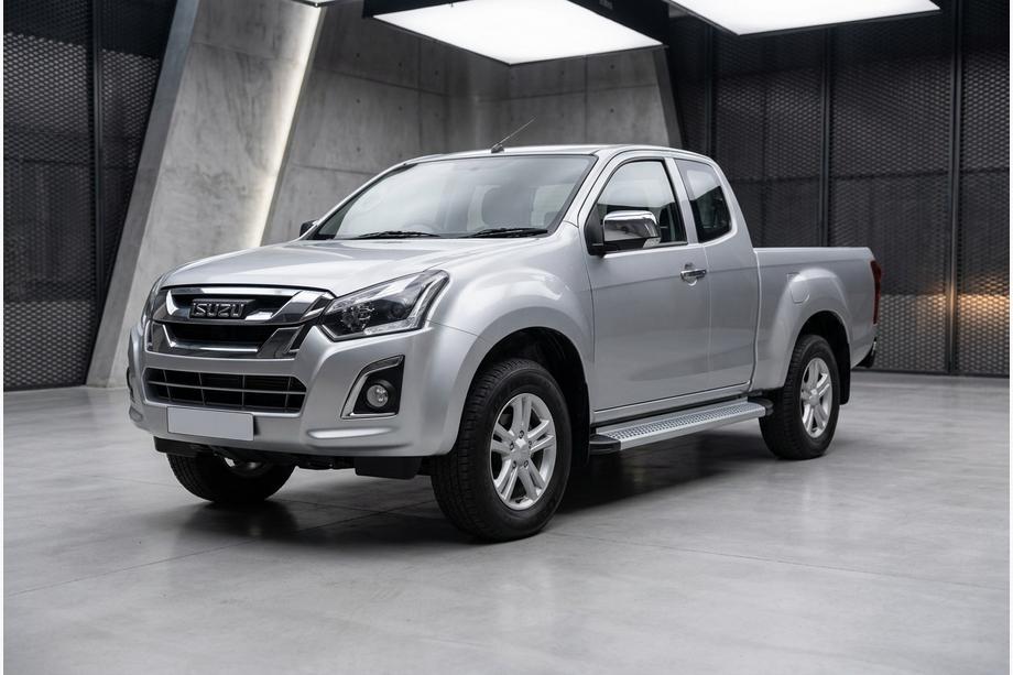 Isuzu D-Max 2019- гг. Боковые пороги Maya V2 (комплект, алюминий) Фото 1