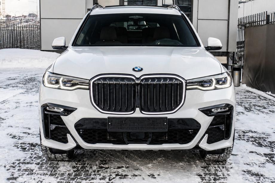 BMW X7 G07 2019- гг. Ноздри 1 Bar LED (2019-2022, черный глянец)