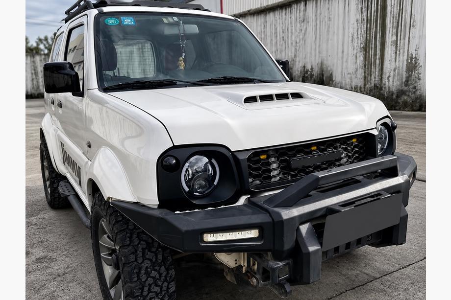 Suzuki Jimny 1998-2018 гг. Комплект фар и решётки (OffRoad) Image
