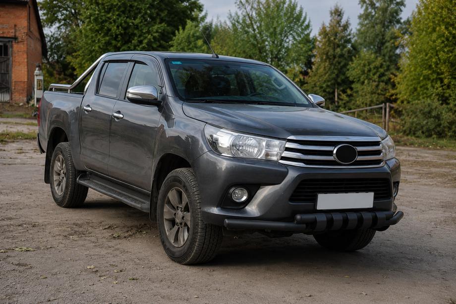 Toyota Hilux 2015- гг. Передняя защита F3-34 Black (нерж.) Фото 2
