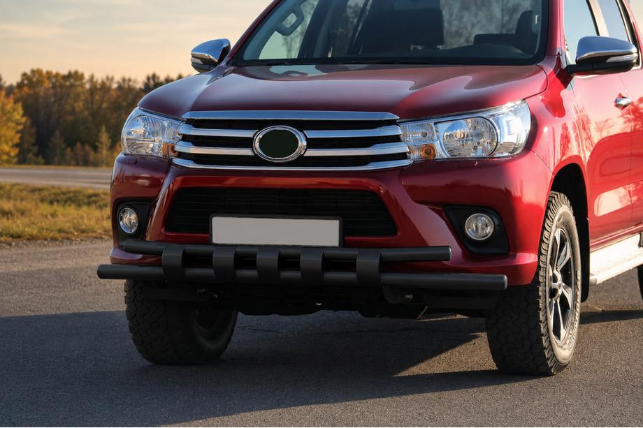 Toyota Hilux 2015- гг. Передняя защита ST015 Black (нерж. сталь) Фото 2