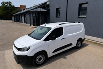 Citroen Berlingo/Multispace 2018- гг. Рейлинги на крышу черные (турецкий дизайн) Стандартные, пластиковые ножки фото 4