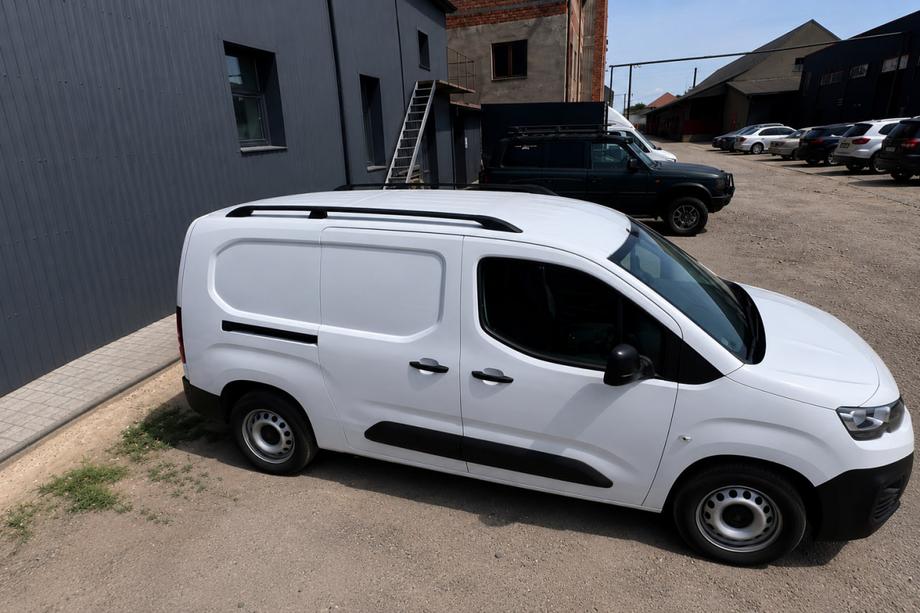Citroen Berlingo/Multispace 2018- гг. Рейлинги на крышу черные (турецкий дизайн) Стандартные, пластиковые ножки Image