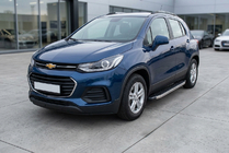Chevrolet Trax 2012-2023 гг. Боковые Подножки BlackLine (2 шт, Алюминий) фото 1