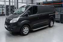 Ford Custom 2013-2022 гг. Боковые Подножки BlackLine (2 шт, Алюминий) фото 1