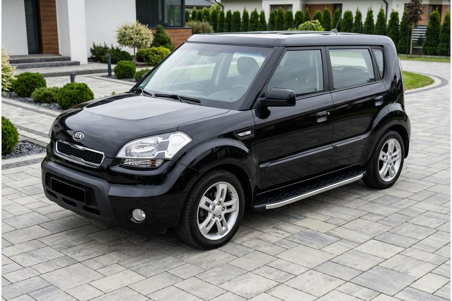 Kia Soul I 2008-2013 гг. Боковые Подножки BlackLine (2 шт, Алюминий) Image