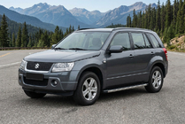 Suzuki Grand Vitara 2005-2017 гг. Боковые Подножки BlackLine (2 шт, Алюминий) фото 1