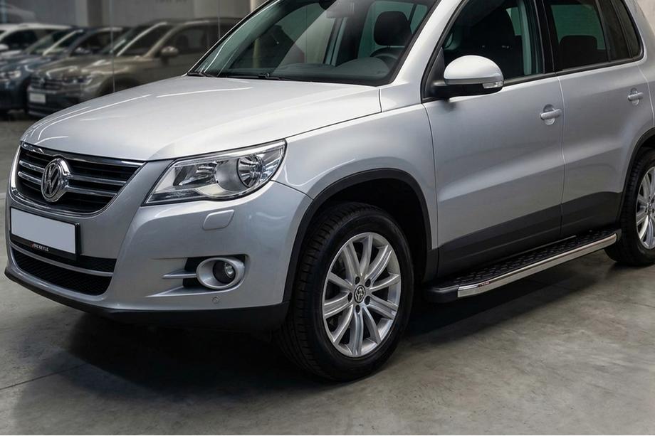 Volkswagen Tiguan 2007-2016 гг. Боковые Подножки BlackLine (2 шт, Алюминий) Фото 1