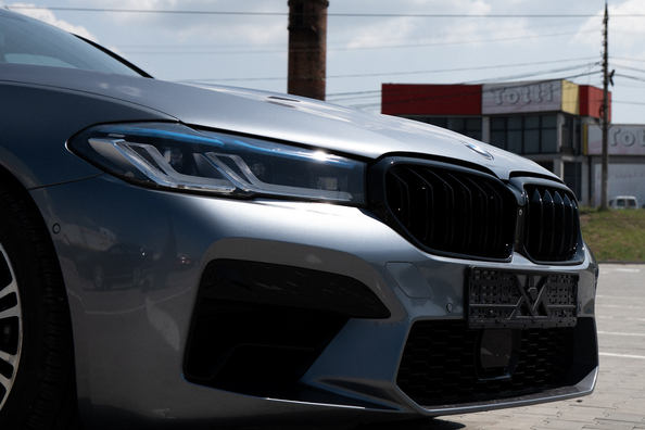 Из обычной BMW G30 в M5 Competition 2021: что установили фото 23