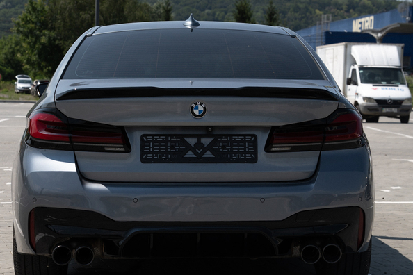 Из обычной BMW G30 в M5 Competition 2021: что установили фото 7