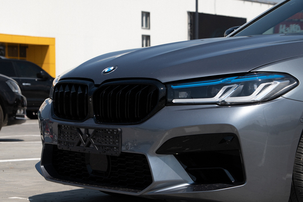 Из обычной BMW G30 в M5 Competition 2021: что установили фото 6