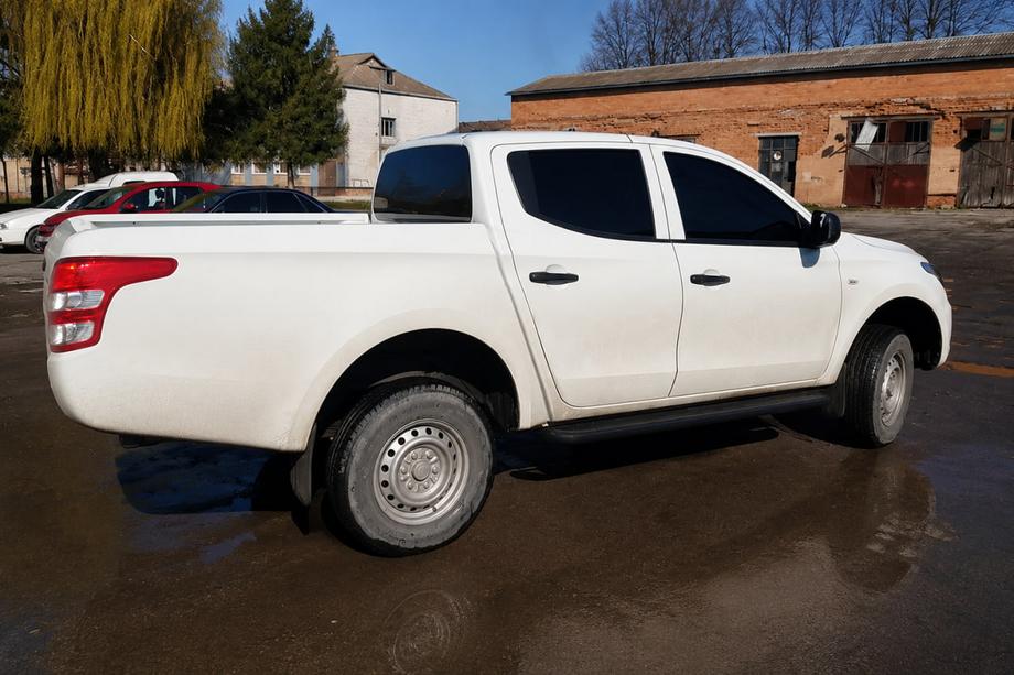 Fiat Fullback 2016- гг. Боковые пороги Premium (2 шт., нерж.) Black Фото 1