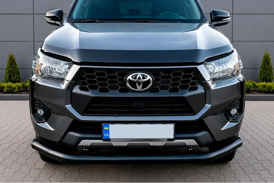 Toyota Hilux 2020: установка передней защиты — наши работы