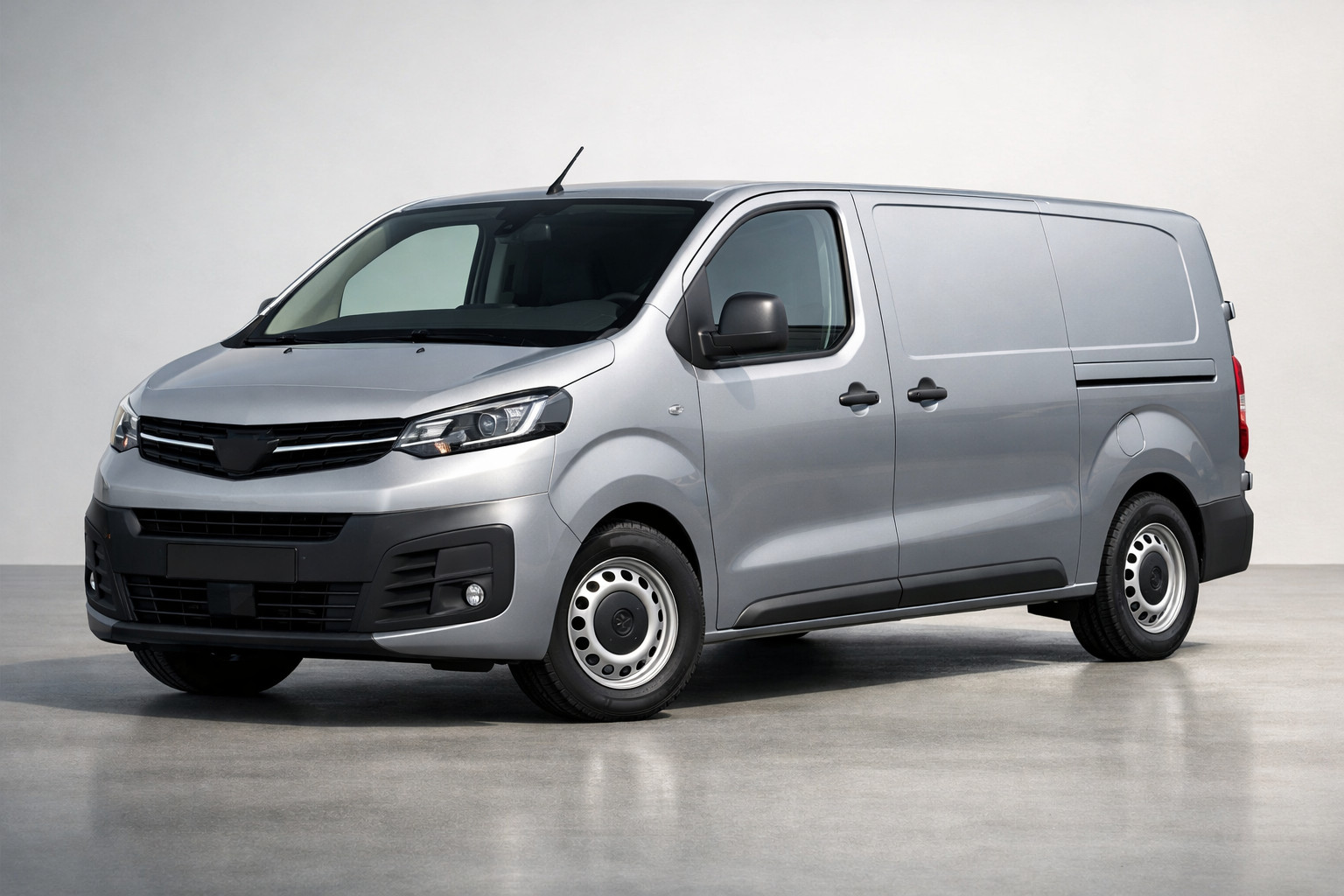 Обзор Opel Vivaro: обновлённый дизельный фургон