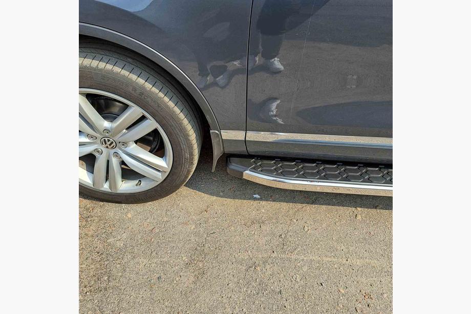 Volkswagen Touareg 2010-2018 гг. Боковые Подножки BlackLine (2 шт, Алюминий) Фото 13