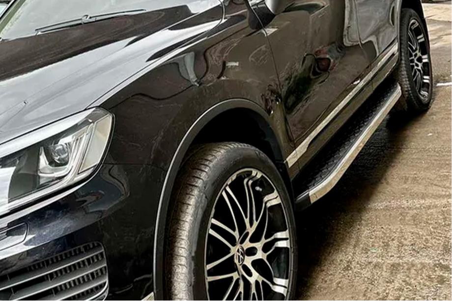 Volkswagen Touareg 2010-2018 гг. Боковые Подножки BlackLine (2 шт, Алюминий) Фото 1