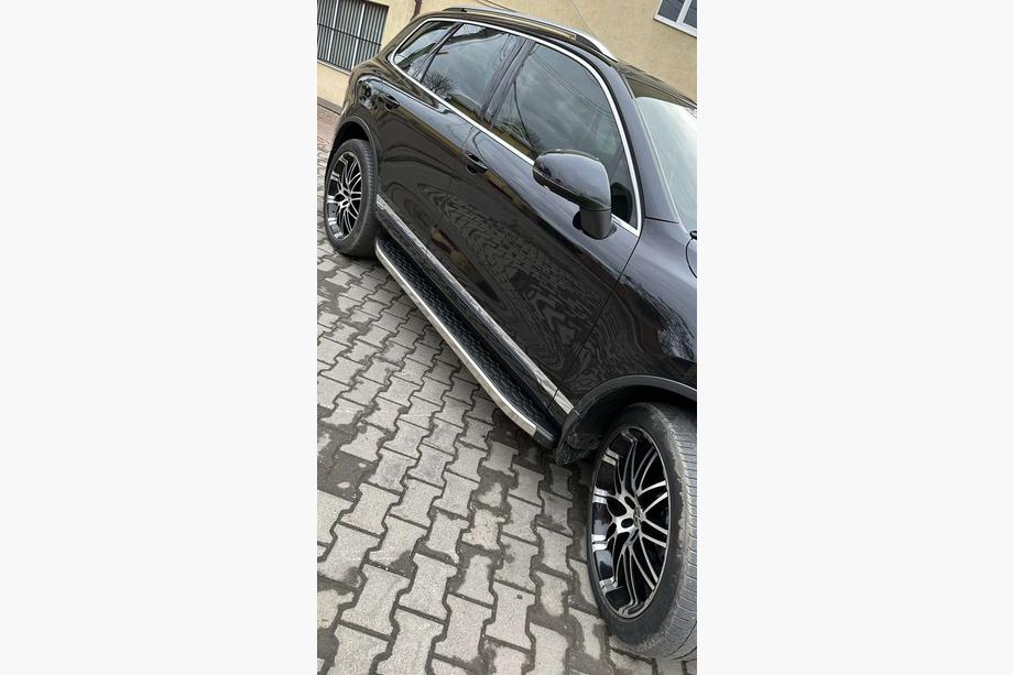 Volkswagen Touareg 2002-2010 гг. Боковые Подножки BlackLine (2 шт, Алюминий) Image