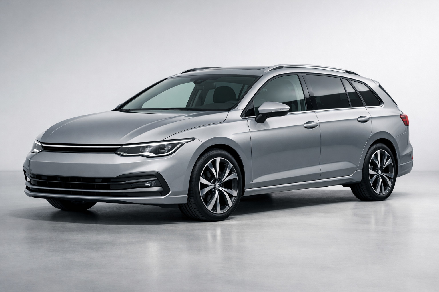 Обзор Volkswagen Golf Variant VIII 2024: универсал на каждый день