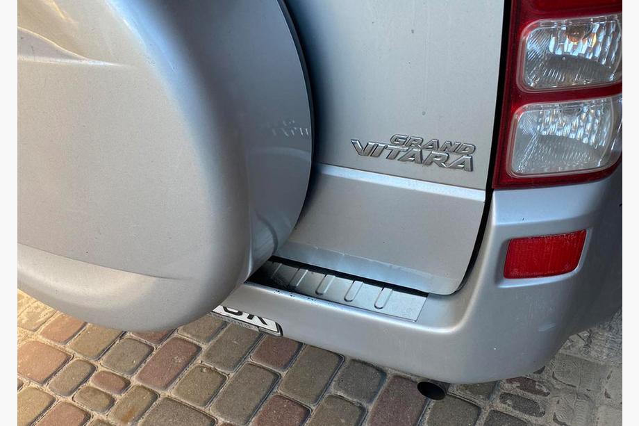Suzuki Grand Vitara 2005-2017 гг. Накладка на задний бампер Carmos (нержавейка) Фото 4