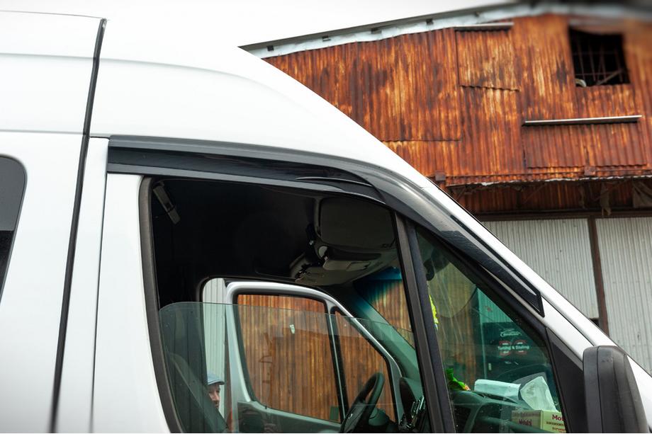 Mercedes Sprinter W906 2006–2018 гг. Накладные ветровики (2 шт, Sunplex Sport) Фото 6
